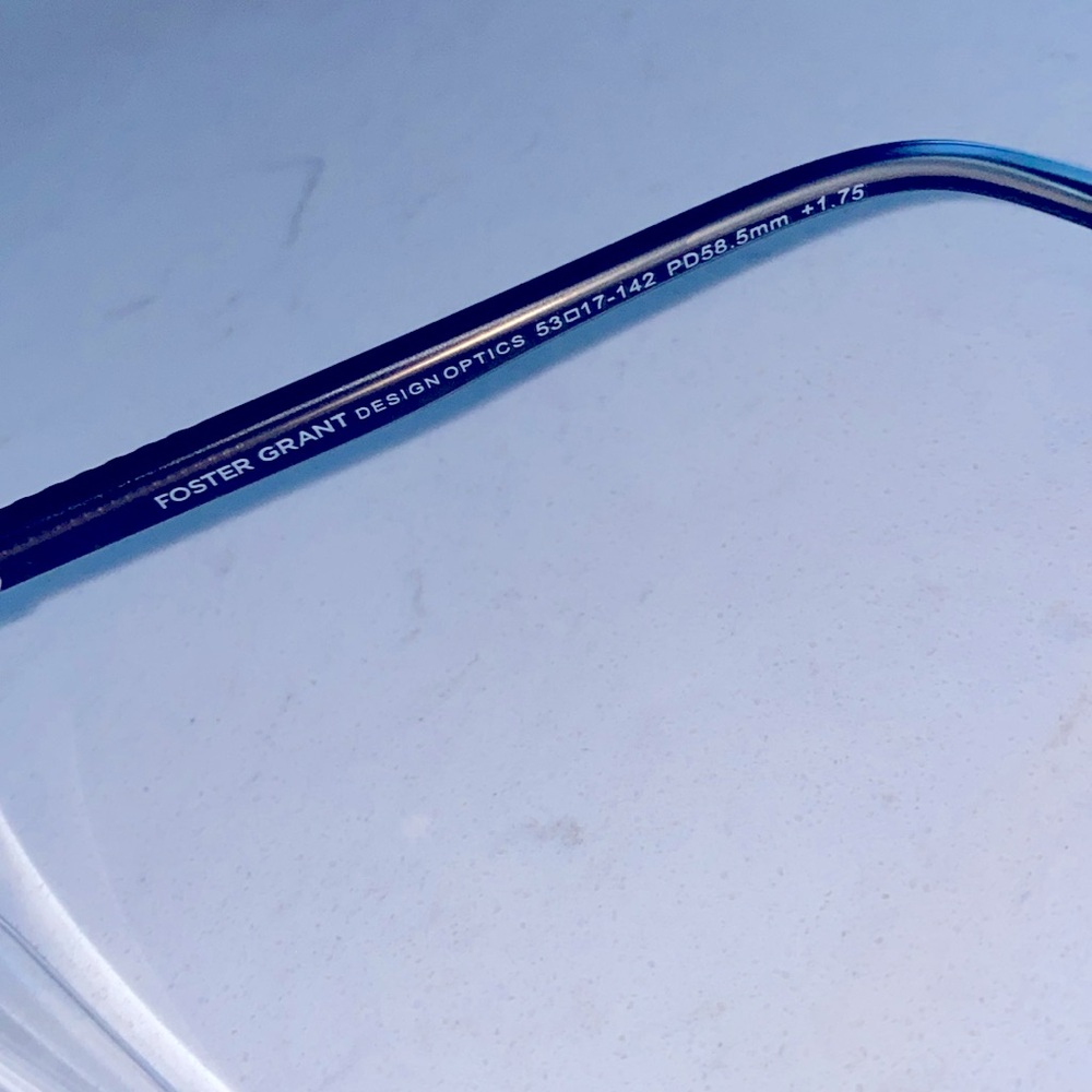 Design Optics by Foster Grant Metal Reading Glasses +1.75, 3-pack + 1 case - Picture 5 of 11